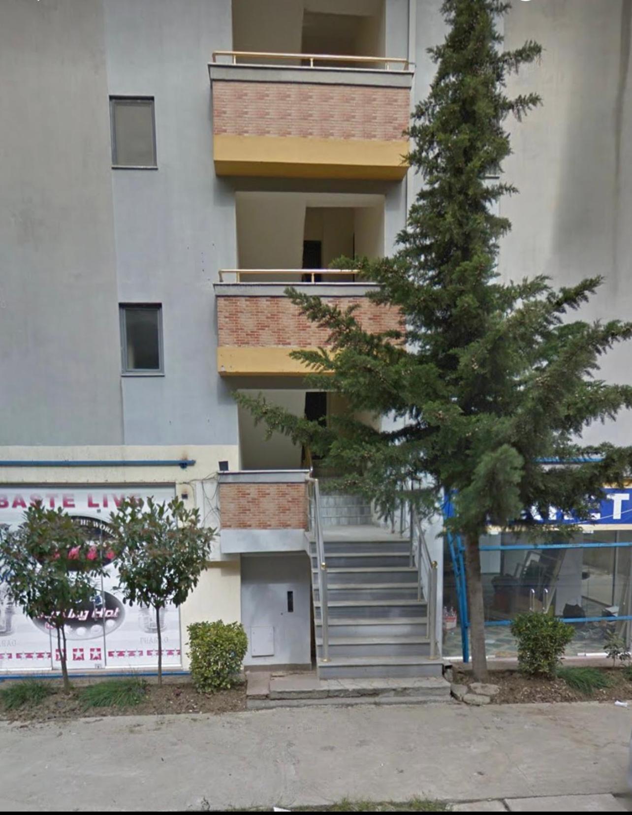 Cheap , 10 Meters From Apartment *